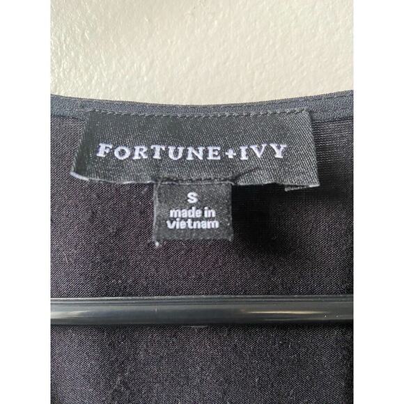 Fortune + Ivy Mixed Material Tie-Front Cap Sleeve Blouse, Size Small - Picture 3 of 7